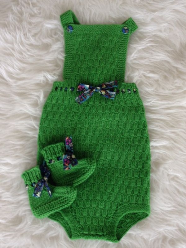 Barnigjen strikkeoppskrift romper Morten