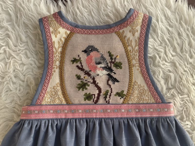 SOLGT Festdrakt Astrid blå/rosa/gul