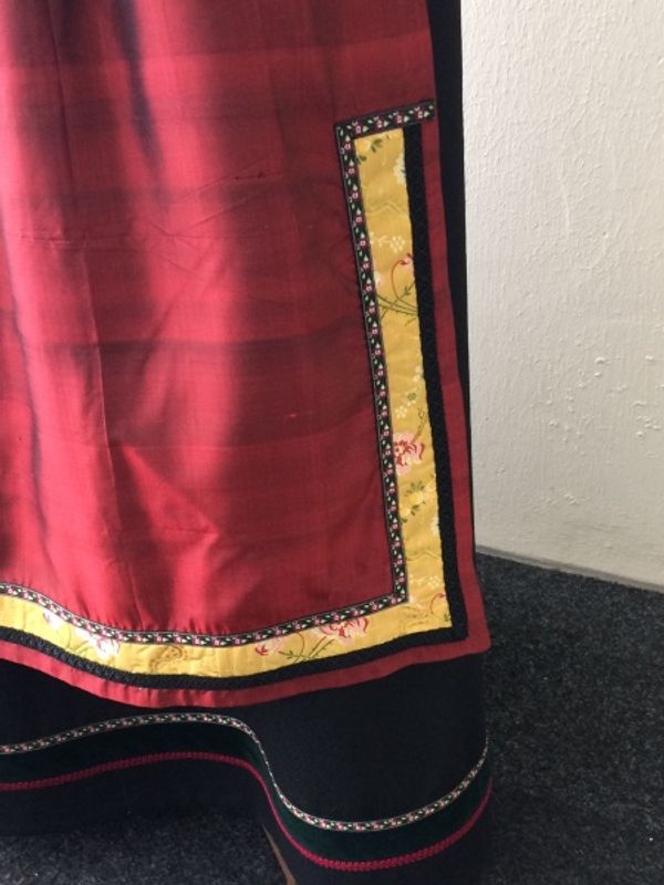 PDF symønster festdrakt Aurora dame