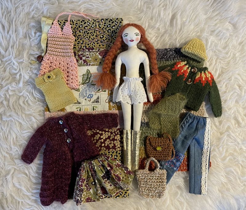 X SOLGT Dukke Viktoria 