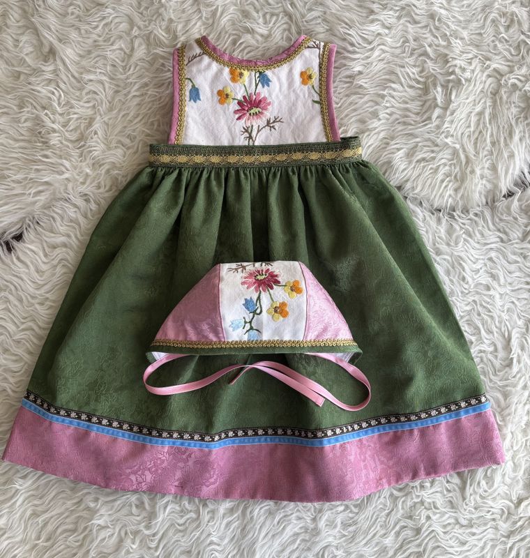 Festdrakt Astridliten grønn/rosa