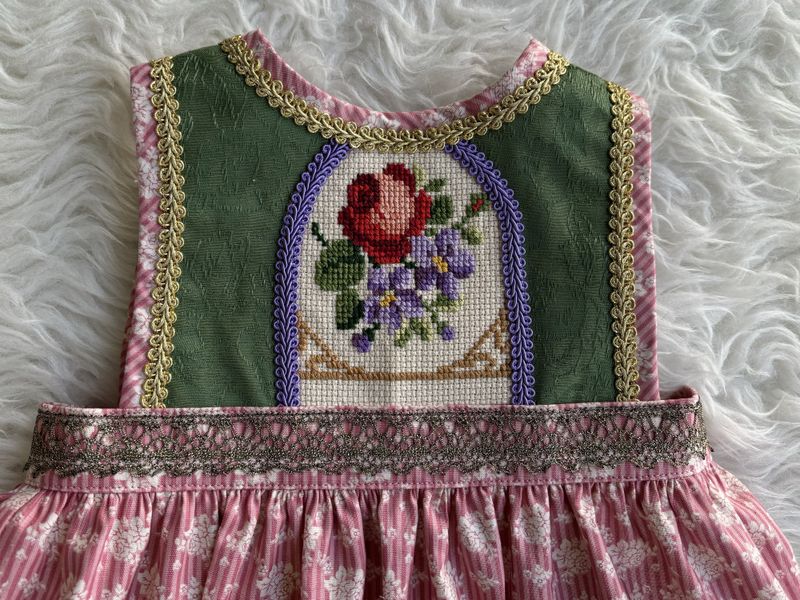 SOLGT Festdrakt Astrid liten rosa med lilla