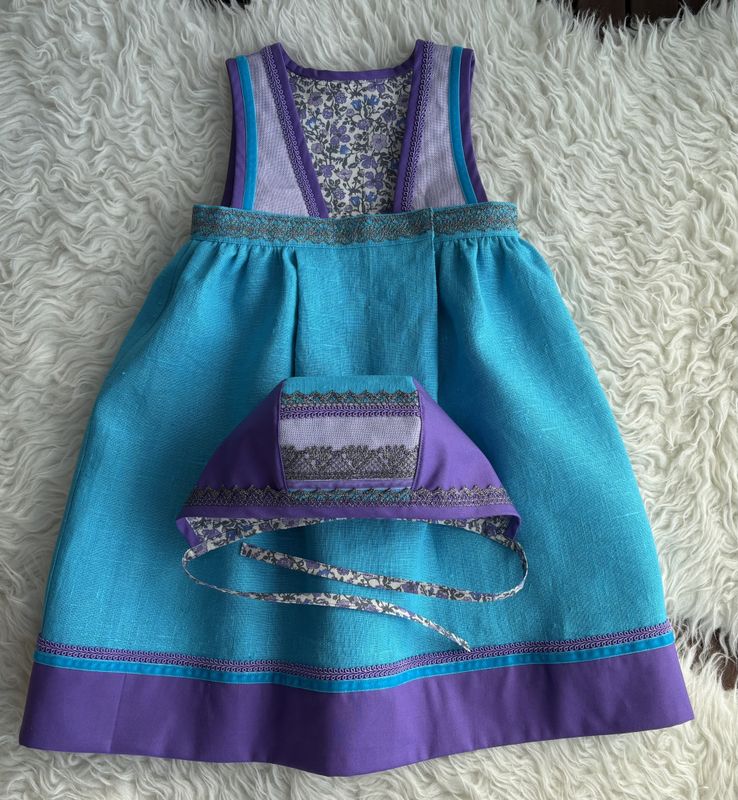 Festdrakt Astridliten turkis/lilla