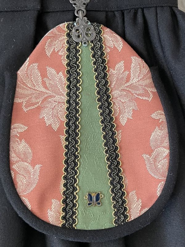 X SOLGT Festdrakt Astrid sort/rosa/grønn