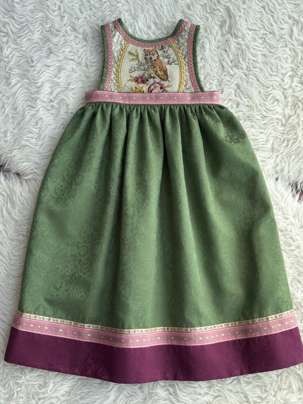 SOLGT Festdrakt Astrid grønn og rosa 3