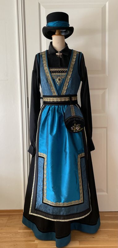 X SOLGT Festdrakt Augusta petrol/sort/gull